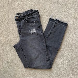 Universal Thread High Rise Skinny jeans, size 6/28R